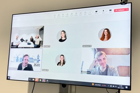 Lars Reckermann (unten links) klärt die Tageblatt-Redaktion über mögliche Probleme beim Projekt auf