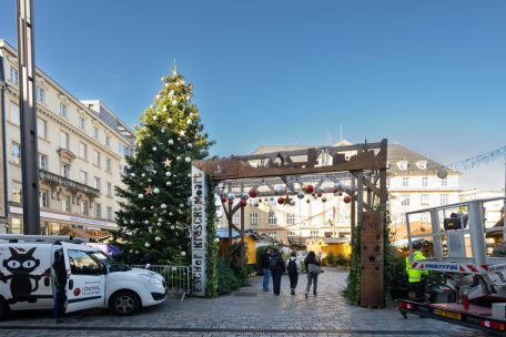 Das alte Eingangsportal scheint definitiv eingemottet und wird auch in diesem Jahr kein Comeback geben