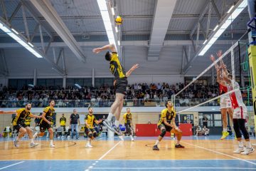 Volleyball  / Abschluss der Hinrunde: Kampf um Platz eins im Spitzenduell der Herren