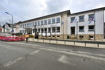 Käerjeng / Ein Stück Geschichte wird demontiert: Rathaus, alte Post und zwei Wohnhäuser machen Platz