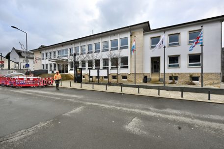 Käerjeng / Ein Stück Geschichte wird demontiert: Rathaus, alte Post und zwei Wohnhäuser machen Platz