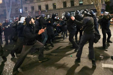 Georgien / Ausschreitungen vor Parlament – Kritik aus dem Westen an Sicherheitsbehörden