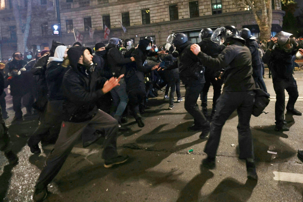 Georgien / Ausschreitungen vor Parlament – Kritik aus dem Westen an Sicherheitsbehörden