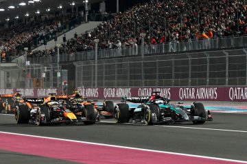 Formel 1 / Verstappen-Coup in Katar, Entscheidung in der Team-WM vertagt