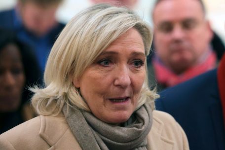 Frankreich / Rechtsnationale Le Pen droht mit Misstrauensvotum