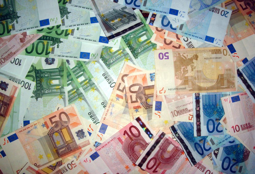 Eurobarometer-Umfrage / Große Zufriedenheit mit dem Euro und der EU