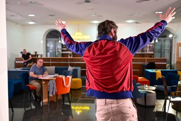 Kritik / „Ondugen“: Keen Hugo oder Goethe zu Lëtzebuerg, mee en neien ondugene Personnage an der Literaturwelt