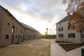 Neues Leben für alte Scheunen / Nebengebäude des Aspelter Schlosses offiziell eröffnet