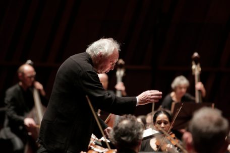 Dirigent Philippe Herreweghe führte die Musizierenden an