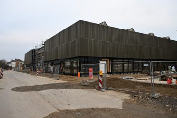 Escher Gemeinderat / Lallinger Trainingshallen jetzt teurer als das Stade de Luxembourg 