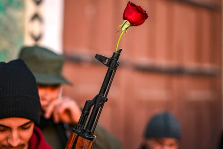 Konflikt / G7-Staaten beraten über Lage in Syrien - Übergangsregierung sichert „Rechtsstaat“ zu