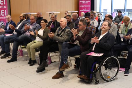 Lediglich um die 40 Seelen waren ins Petinger Kulturhaus „A Rousen“ gekommen