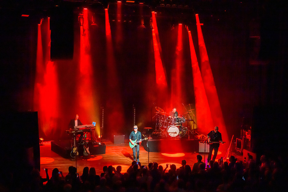 Galerie / Jubiläumstour: Nik Kershaw begeistert Fans in Düdelingen