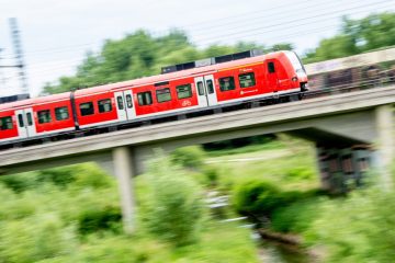 Ins Gleisbett gefallen / Tödlicher Unfall im Trierer Hauptbahnhof – Zugverkehr zwischen Wasserbillig und Trier wieder aufgenommen