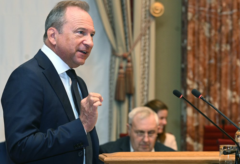 Votum nach Debatte / Budget mit Stimmen von CSV und DP gestimmt