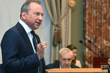 Votum nach Debatte / Budget mit Stimmen von CSV und DP gestimmt