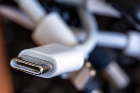 EU / Einheitlicher Ladestecker für Handy, Kopfhörer und Digitalkamera kommt