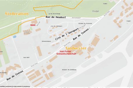 Entlang von Hauptstraßen, aber auch über die verlassene „Cité de l’Aéroport“ gelangt man in Findel von der Bushaltestelle „Gréiwelscheierhaff“ zur Winteraktion