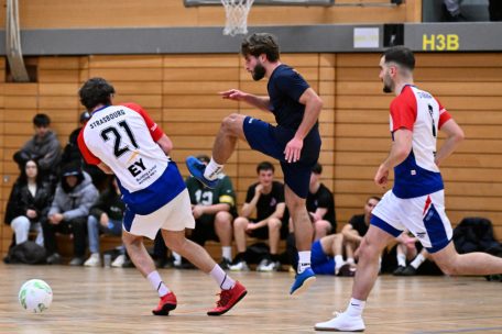 Fotogalerie / Tournoi de Noël: Montpellier verteidigt Fußball-Trophäe