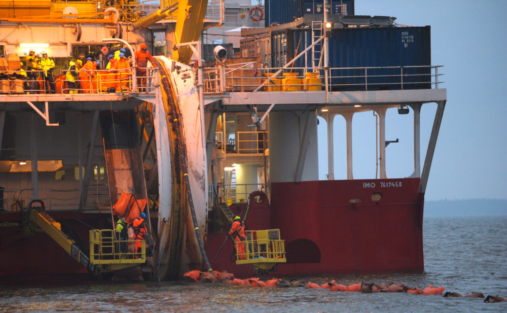 Schiff festgesetzt / Störung an Stromkabel: Finnland verdächtigt Öltanker