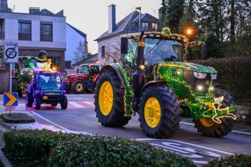 Christmas-Tour / Landjugend wünscht mit Traktoren-Parade „schéi Chrëschtdeeg“
