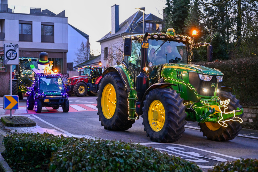 Christmas-Tour / Landjugend wünscht mit Traktoren-Parade „schéi Chrëschtdeeg“
