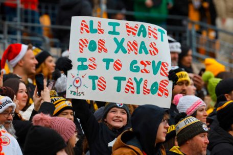 Editorial / Keine Zeit für Götter: Gedanken zu Pop-Stars, Politik und der Welt