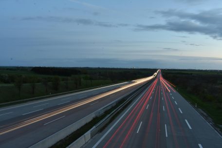 Comeback für Tempo 130 / Niederlande heben Höchstgeschwindigkeit auf Autobahnen schrittweise wieder an