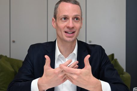 Mobbing / Analysen und Prävention: Minister Wilmes erteilt Sonderkommission für öffentlichen Dienst eine Absage