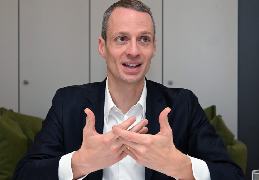 Mobbing / Analysen und Prävention: Minister Wilmes erteilt Sonderkommission für öffentlichen Dienst eine Absage