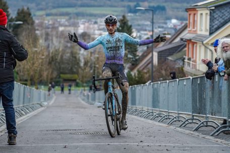 Radsport / Internationaler Neujahrscross in Petingen: Belgische Dominanz auf dem Hierschtbierg