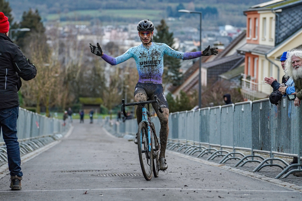 Radsport / Internationaler Neujahrscross in Petingen: Belgische Dominanz auf dem Hierschtbierg