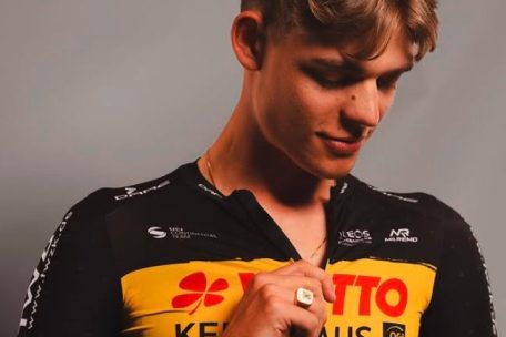 Noé Ury streift 2025 genau wie Mil Morang und Alexandre Kess das Trikot von Lotto-Kern Haus PSD Bank über