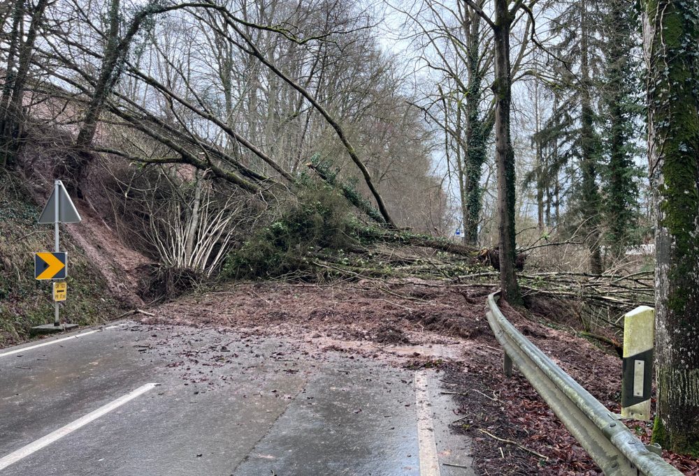 CR123 / Landstraße zwischen Cruchten und Essingen bleibt nach Erdrutsch bis Mittwoch gesperrt