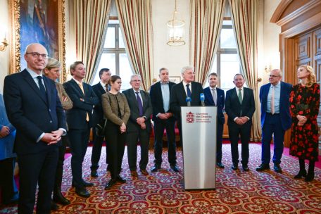 Parlamentspräsident Claude Wiseler am Rednerpult: „Ein Ziel ist es, die Chamber den Menschen näherzubringen“