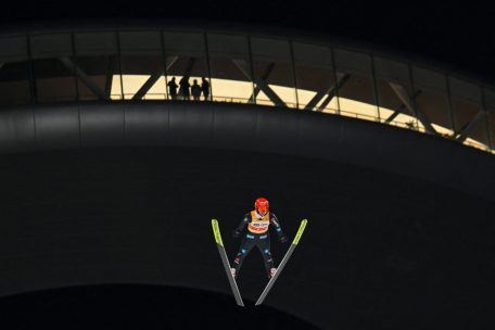 Editorial / „Shampoo-Gate“ und Stereotype: Über die Genderdebatte im Skispringen