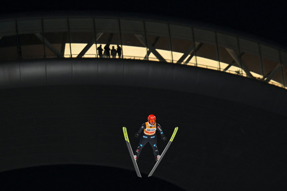 Editorial / „Shampoo-Gate“ und Stereotype: Über die Genderdebatte im Skispringen