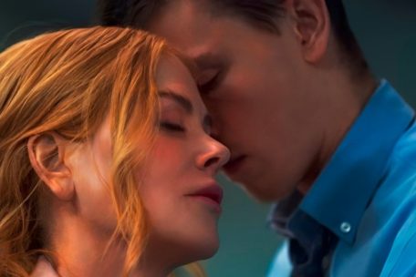 Nicole Kidman (l.) und Harris Dickinson (r.) in „Babygirl“