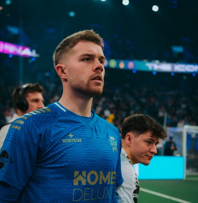 Fußball / Teil eines neuen Fußballzirkus: Wie der Bürdener Mathieu Michels die Icon League erlebt hat