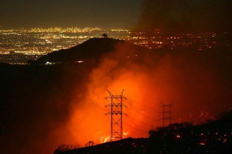 USA / Wut in Los Angeles: Brand-Opfer werfen Behörden Versagen vor