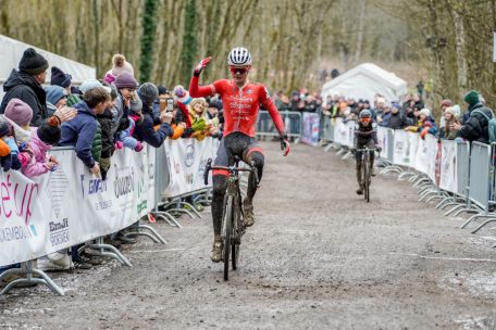 Cyclocross-Landesmeisterschaft / Junioren: Flammang-Lies siegt nach dramatischer Schlussrunde