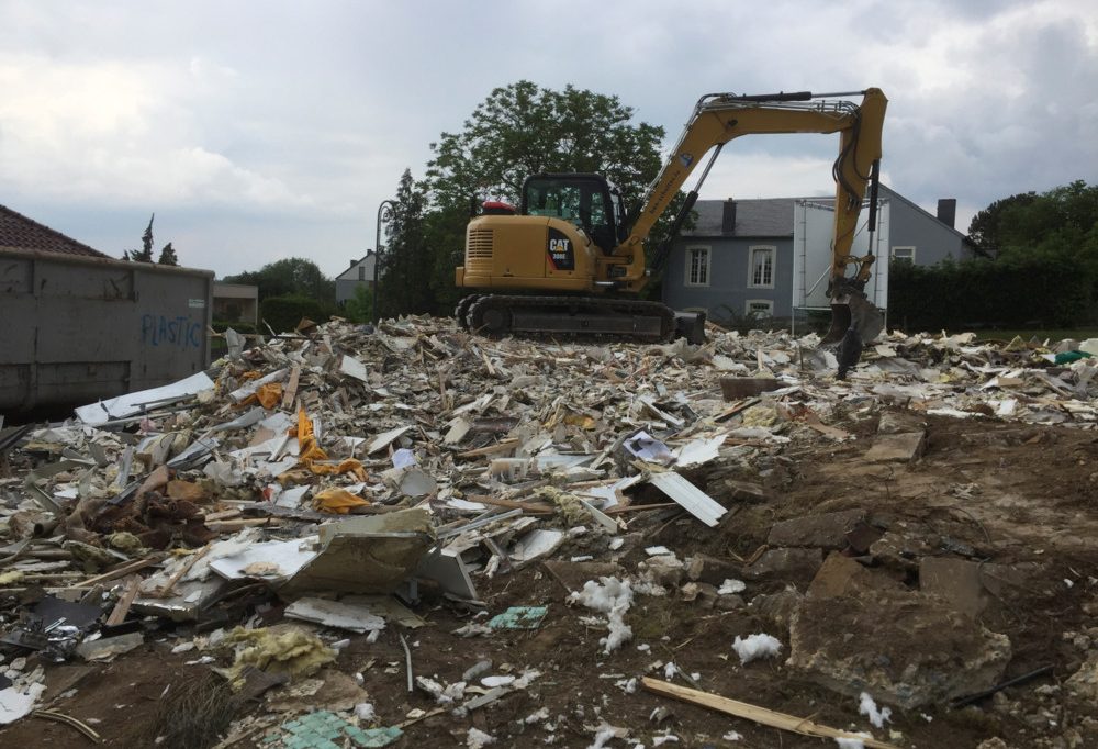 Entsorgung / 6.000 Tonnen asbestverseuchter Bauschutt gehen jährlich ins Ausland