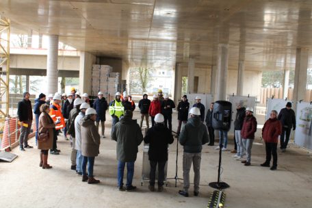 Kayl / Der Rohbau ist fast abgeschlossen: Der Schöffenrat lud zur Besichtigung des Schulcampus „Widdem“ ein