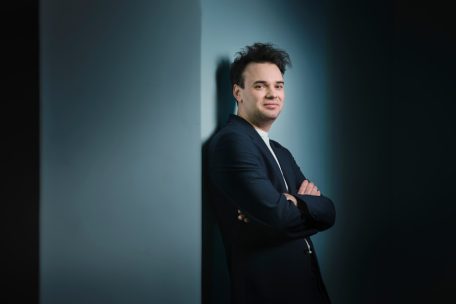 Interview mit Martin Rajna / „Vielleicht ist der Klang eines Orchesters das Wichtigste überhaupt“, sagt der neue Chefdirigent des Luxembourg Philharmonic