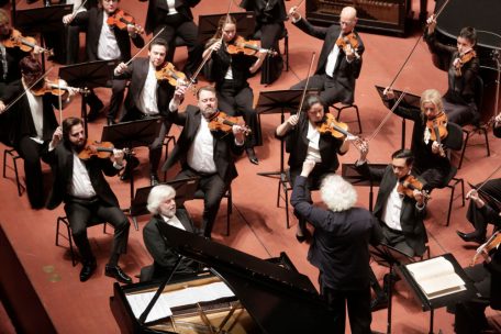 Pianist Krystian Zimerman baute f&uuml;r Sir Simon ein kleines &bdquo;Happy Birthday&ldquo; ein