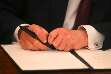 USA / Trump hebt Biden-Dekret zur KI-Regulierung auf