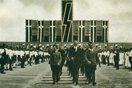 Aufmarsch der vom Nationalsozialismus geprägten Deutschen Jugend am 18. Juni 1939 in Timișoara/Temeschwar