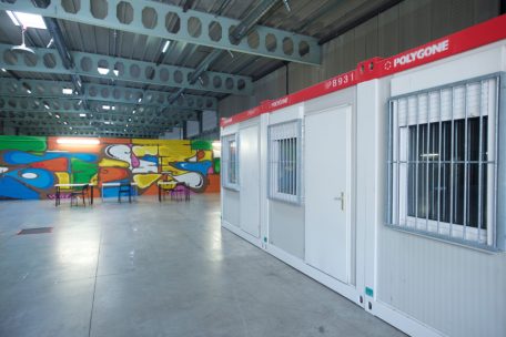 Asylbewerber auf die Straße gesetzt / Familienminister Hahn rechtfertigt Vorgehensweise des Aufnahmeamts ONA