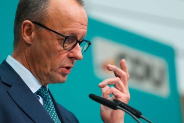 Union rauf, AfD runter / Kanzlerkandidat Merz zeigt sich beim Thema Migration entschlossen