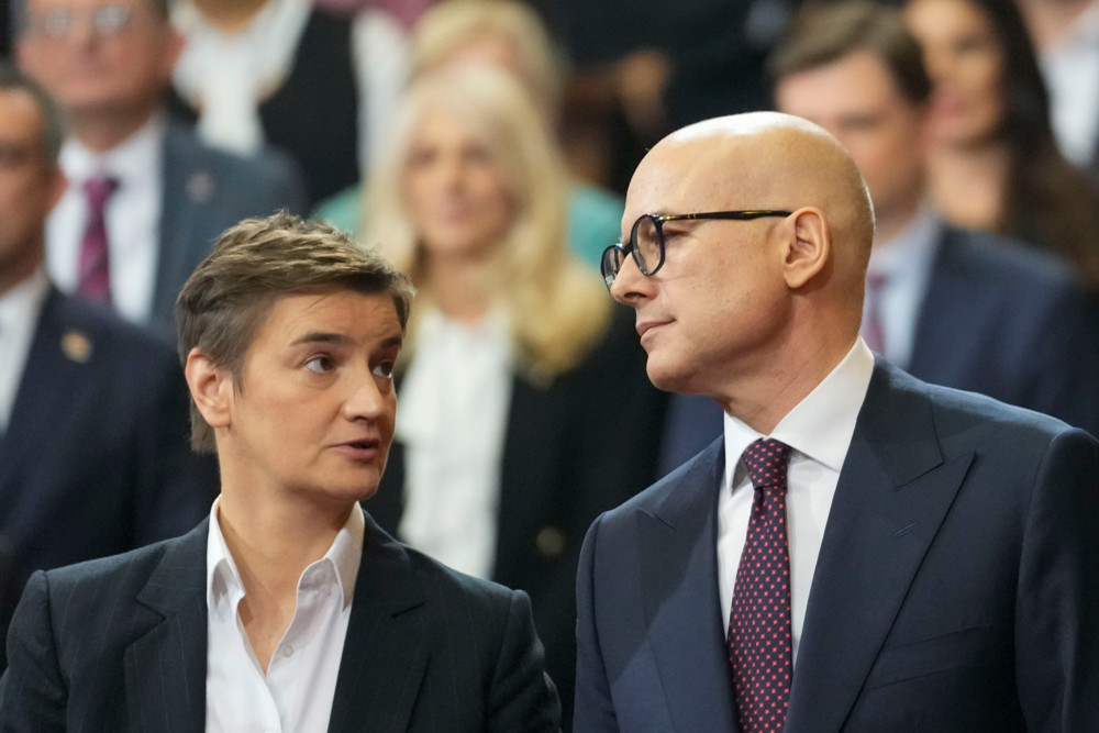 Serbien / Regierungschef Vucevic tritt mit seinem gesamten Kabinett zurück